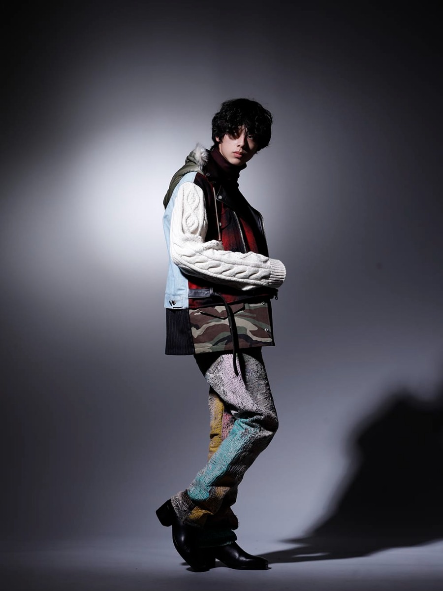 フェノメノン / ガラアーベント / プロレタ リ アート / クジャク / パーツ オブ フォー 2022-23AW - インパクトある作品を多用し、唯一無二な着こなしに - ILLJK22A-008(ミックスジャケット) 87320705-Bordeaux-22AW(2/48 ミルドウオッシャブル天竺 タートルネックプルオーバー ボルドー) R-198-MA+BAQ(Talisman necklace SPECIMEN Brandberg Amethyst Quartz) UROBOROS-DENIM-JEANS-MULCH-32-22-23AW(BORO デニムパンツ ビーズ付き) KJ-21AW38(キリ ブーツ) - 1-002