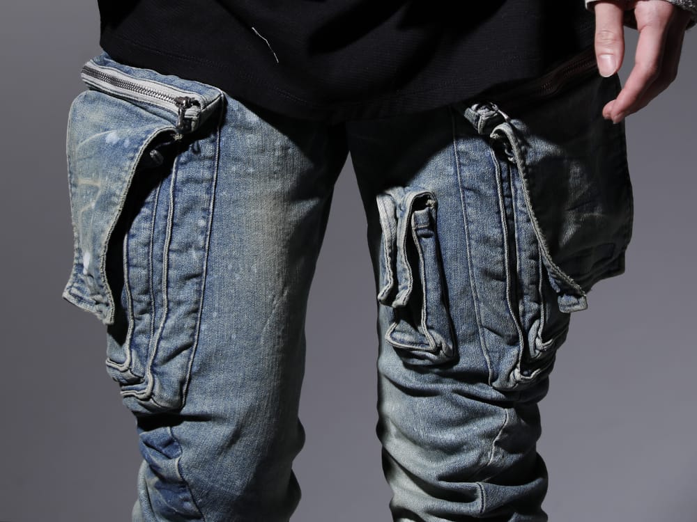 ユリウス 2022-23AW - インディゴデニムに加工を施し、ユーズド感をプラス - 807PAM6-ID(10.5oz ストレッチデニム ダメージペイント カーゴスキニーデニム インディゴ) - 3-004