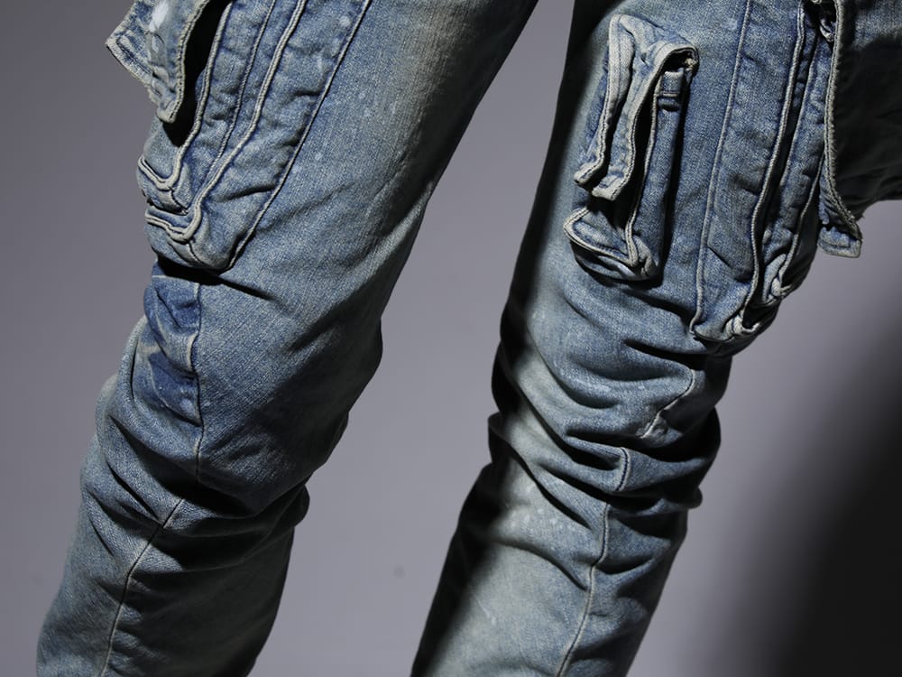ユリウス 2022-23AW - インディゴデニムに加工を施し、ユーズド感をプラス - 807PAM6-ID(10.5oz ストレッチデニム ダメージペイント カーゴスキニーデニム インディゴ) - 3-006