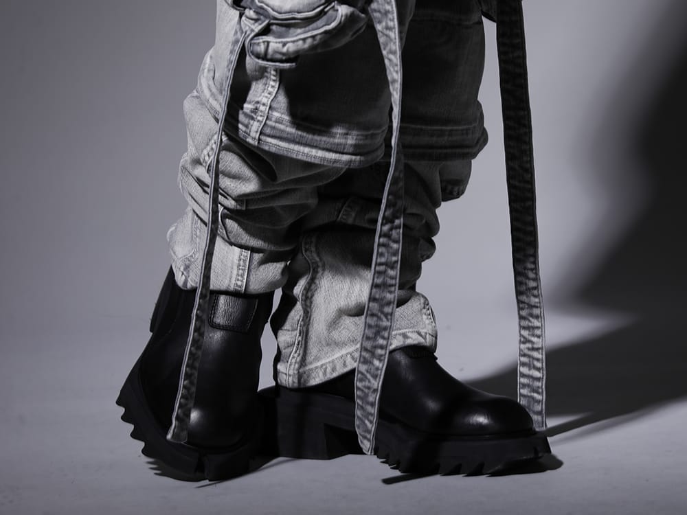 ユリウス 2022-23AW - Pants and shoes that take advantage of the looseness of the outer wear to add volume. - 797FWM1(カウレザー サイド ジップアップ ブーツ) - 3-006