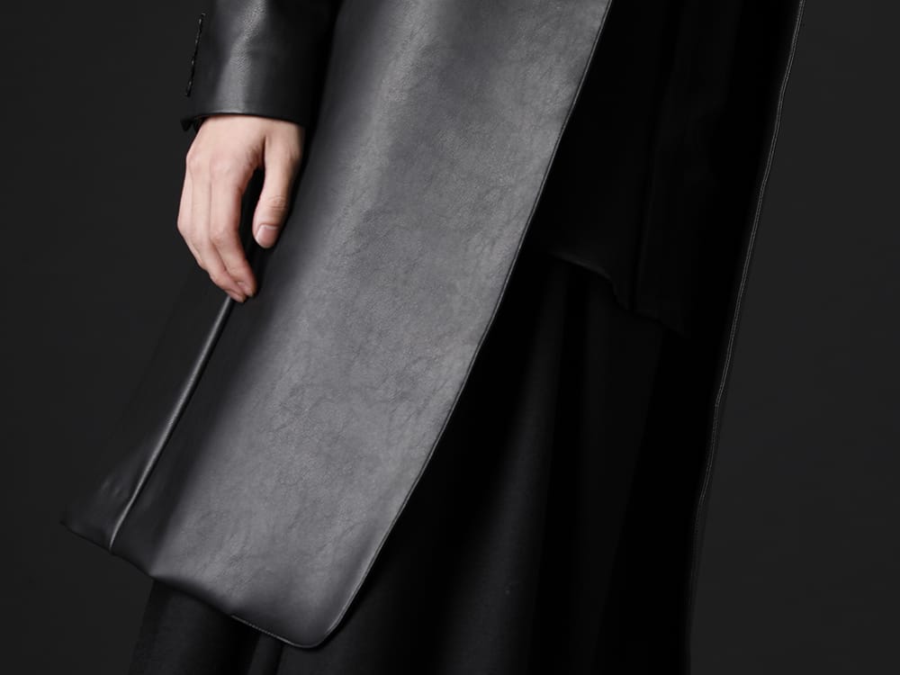 ガラアーベント 2022-23AW - レザーの雰囲気を出したエコレザーとレース使いが特徴のシャツ - 87524205(4WAYストレッチECOレザー ナローピークラペル ロングジャケット) - 2-004