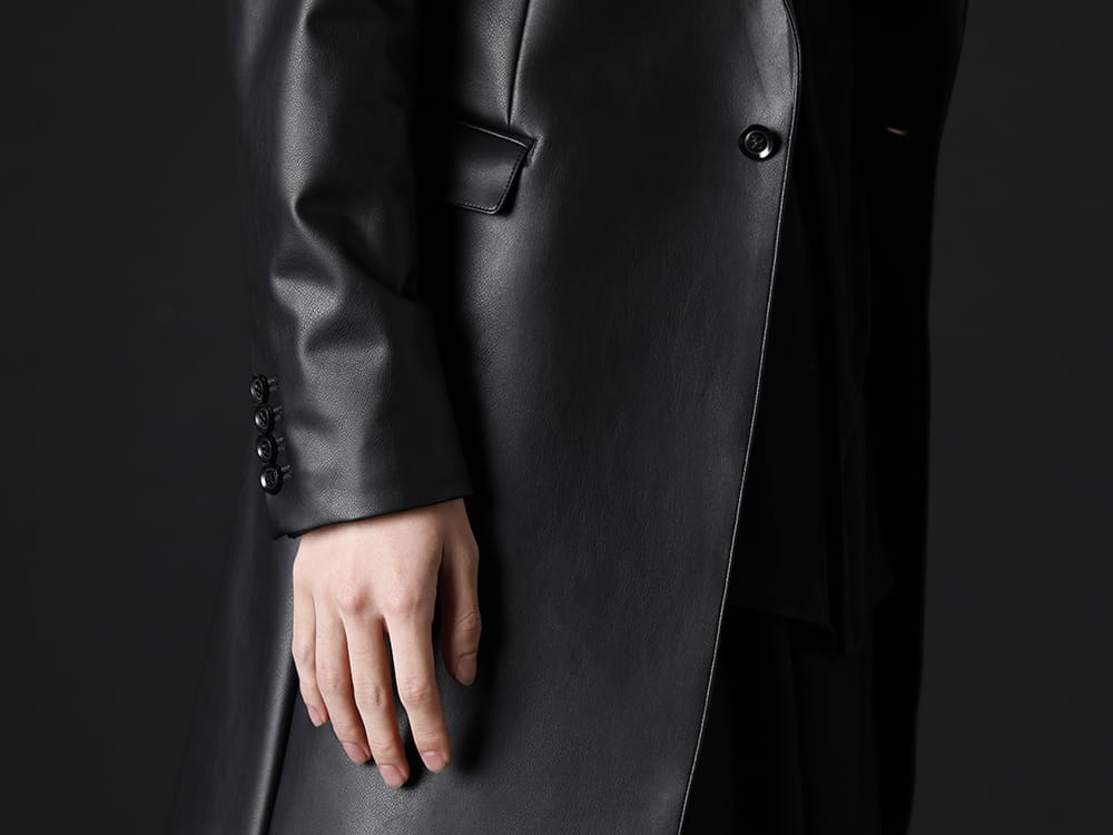 ガラアーベント 2022-23AW - レザーの雰囲気を出したエコレザーとレース使いが特徴のシャツ - 87524205(4WAYストレッチECOレザー ナローピークラペル ロングジャケット) - 2-006