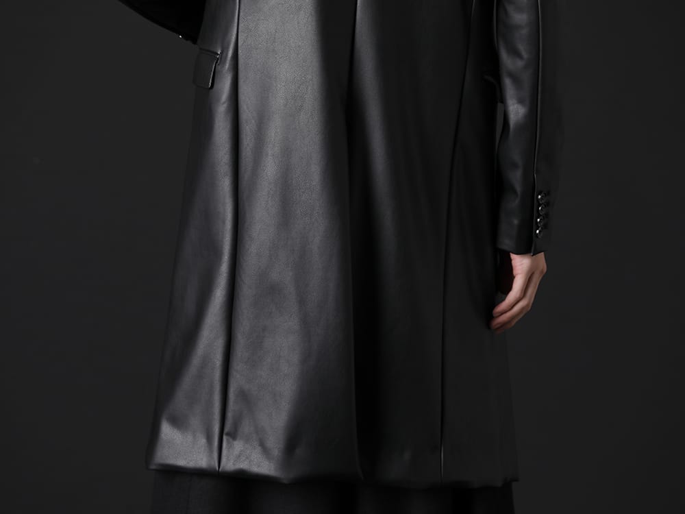 ガラアーベント 2022-23AW - レザーの雰囲気を出したエコレザーとレース使いが特徴のシャツ - 87524205(4WAYストレッチECOレザー ナローピークラペル ロングジャケット) - 2-009