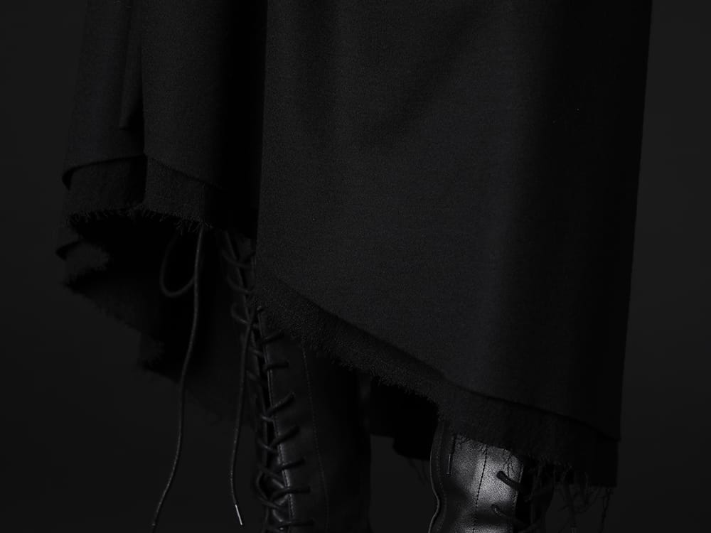 クジャク 2022-23AW - 柔らかな表情を見せるスカートとロングブーツ - KJ-22AW33-Black(オトメユリ スカート ブラック) - 3-004