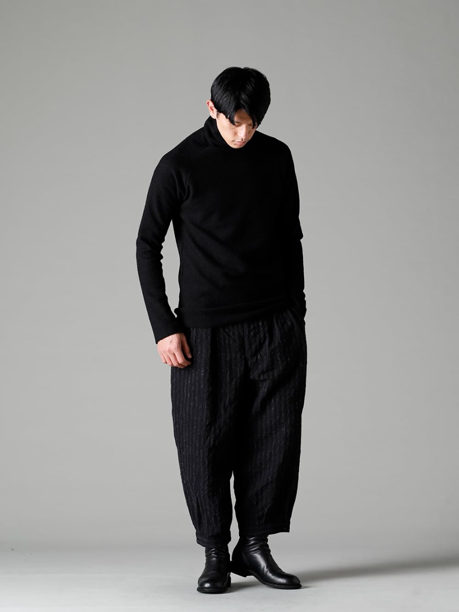 KLASICA 22-23AW The three-dimensionality of the Bullard stripe is characterized by its shrinking - 22C-50TRS-GOSSE Tucked x 2 Trousers - Blurred Stripe - TTW-wn Wool Bottle Neck Knit Black - 788Z_H Back Zip Boots Double Sole - Horse Full Grain Leather 3-002