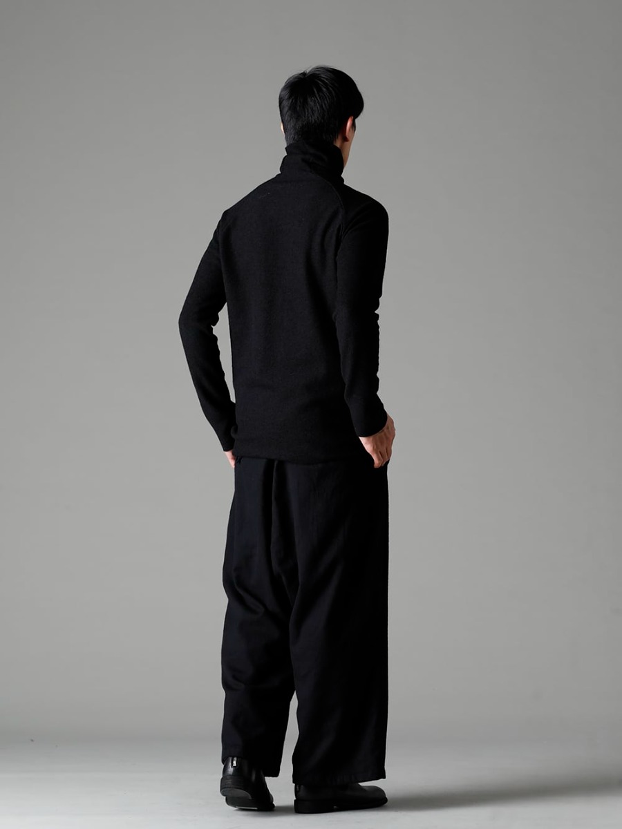KLASICA(クラシカ) 22-23AW(秋冬) グレー系アウターにブラックのボトムスで全体的に締まった印象を - TTW-wn ウール ボトルネックニット ブラック - Bretagne-pants-Long-Wool-Black ブルターニュ パンツ ロング ウール ブラック - 788Z_H バックジップブーツ ダブルソール - ホース フルグレイン レザー 3-002