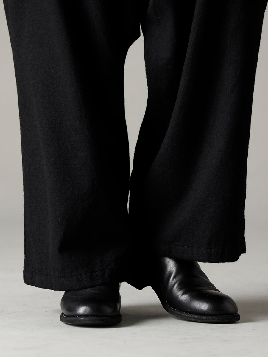 KLASICA(クラシカ) 22-23AW(秋冬) グレー系アウターにブラックのボトムスで全体的に締まった印象を - Bretagne-pants-Long-Wool-Black ブルターニュ パンツ ロング ウール ブラック - 788Z_H バックジップブーツ ダブルソール - ホース フルグレイン レザー 3-005