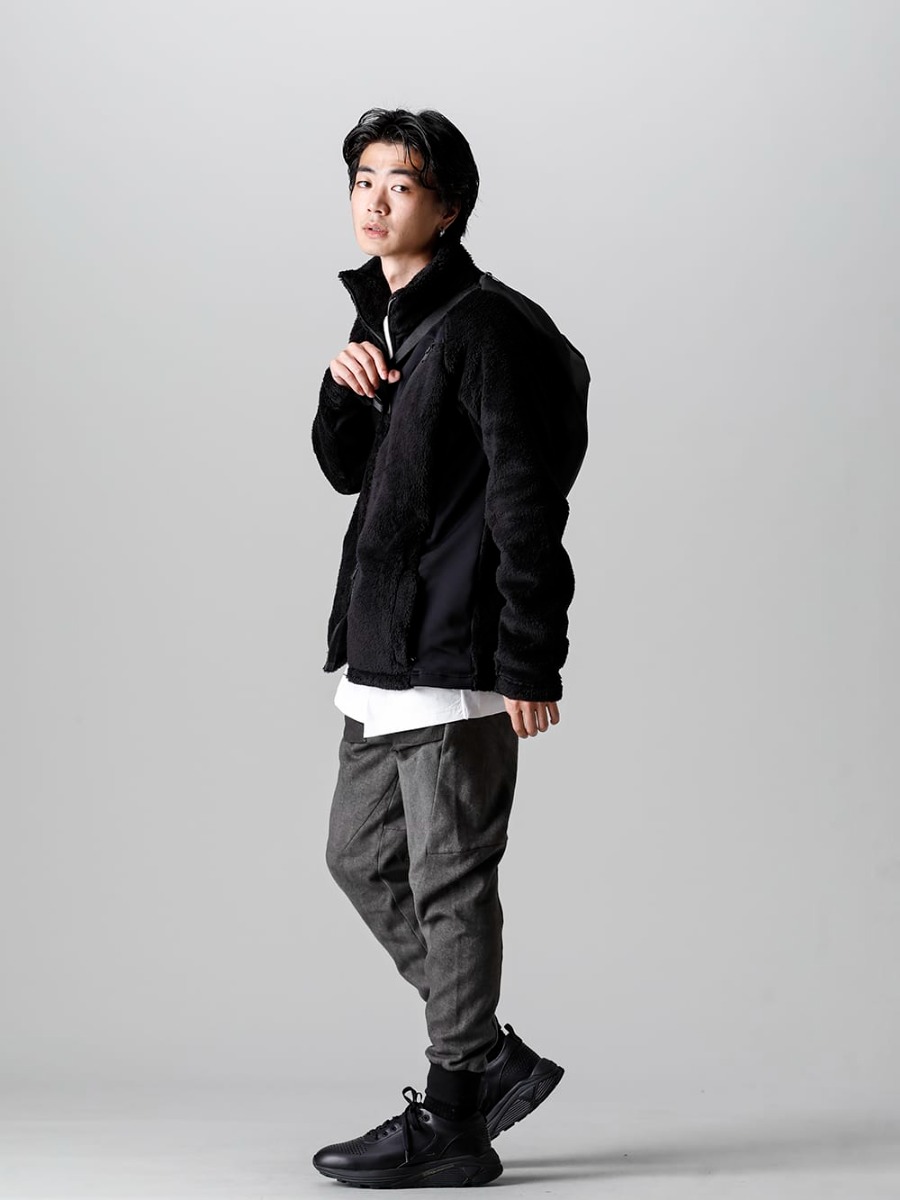 RIPVANWINKLE 2022-23AW Styling Mixed styling with a mix of RIPVANWINKLE and D.HYGEN with affinity and finished with Cote & Ciel - RB-445-Black - Boa Jersey Black - ST107-1022A-Dust - Untwisted Fleece-Lined Tapered Cropped Pants Dust - CC-28927 - New Gironde Coated Canvas 1-001