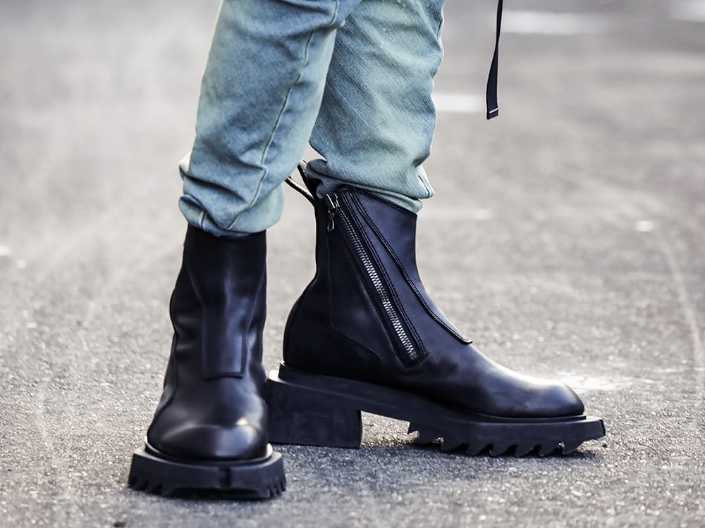 ユリウス 2022-23AW - ヴィンテージ感を演出する加工を施したスキニーカーゴ - 797FWM1(カウレザー サイド ジップアップ ブーツ) - 3-007