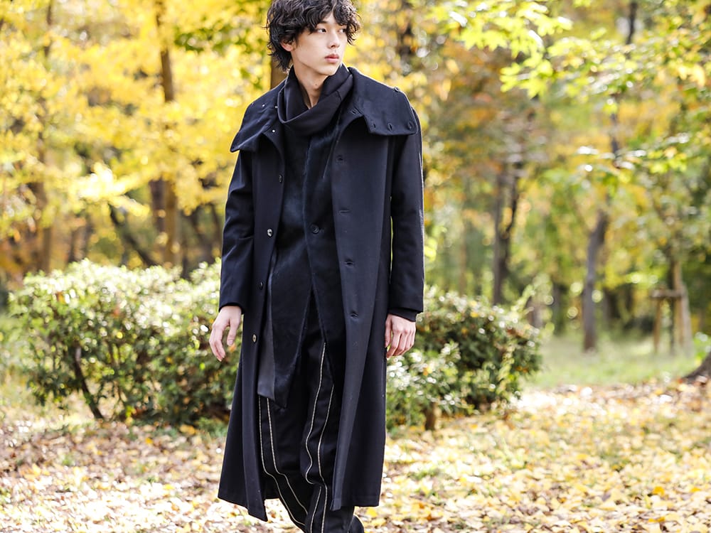 The R 2022-23AW Brand Mix Black Collar Coat Styling - FASCINATE BLOG