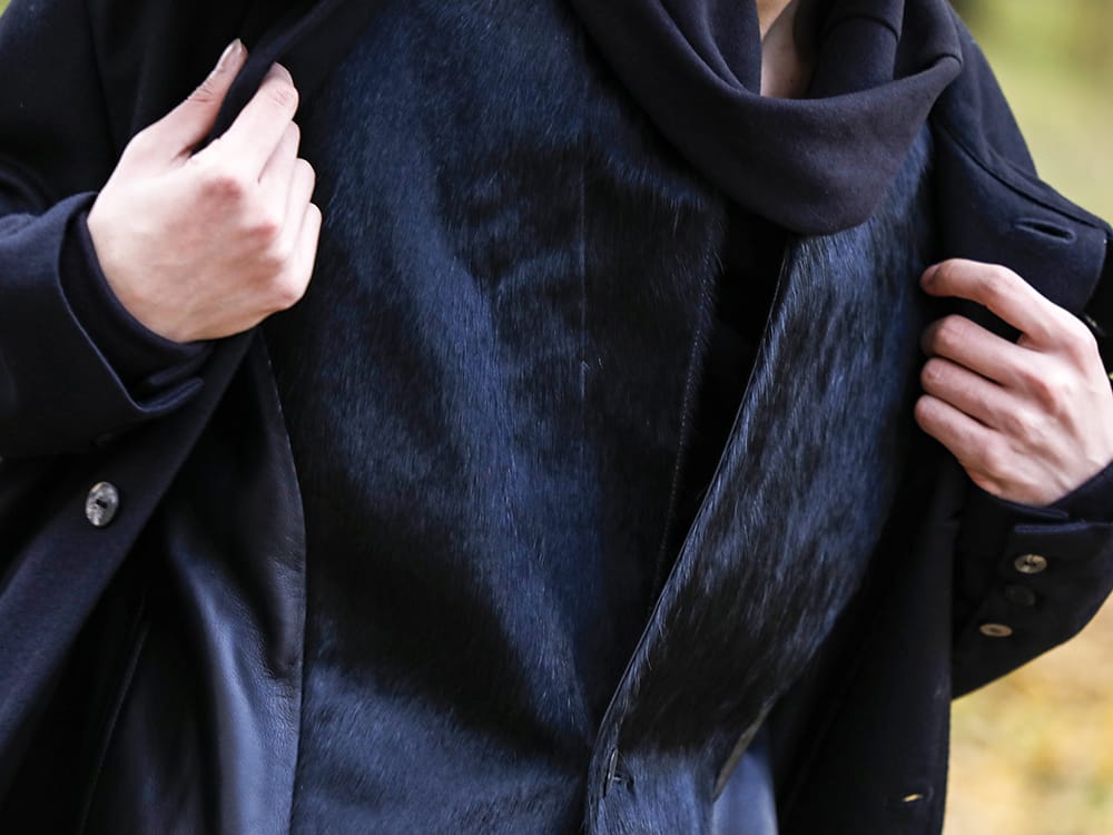 JULIUS 2022-23AW - Vest that adds impact to minimalist style - 797VEM2(Lamb Skin / Cow Hair Vest) - 2-005