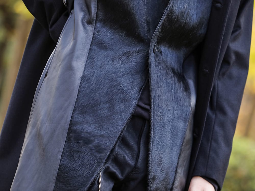 JULIUS 2022-23AW - Vest that adds impact to minimalist style - 797VEM2(Lamb Skin / Cow Hair Vest) - 2-006