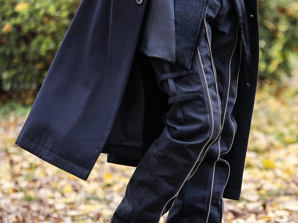 TAKAHIROMIYASHITATheSoloist. 2022-23AW - Denim pants with an eye-catching front zip - sp.0013AW22(bondage jean.) - 3-005