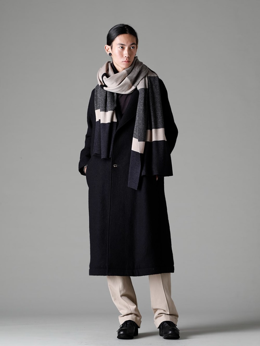 DEVOA 22-23AW styling - Casual styling with a chic long coat, light beige pants made of casual material, and a jacquard knit scarf - CTI-WYG Coat Wool Milling CSC-K405F-Dark-Chocolate FASCINATE Special Order Supima Cotton Jersey High Neck Long Sleeve Tshirt Dark Chocolate / PTN-SOK-Light-Beige Skater Pants Cotton / Linen Light Beige / KAC-ABA Jacquard Stole Merino Wool / PL10L-BLKT Orthopedic Derby Shoes Horse Full Grain Leather - PL10L