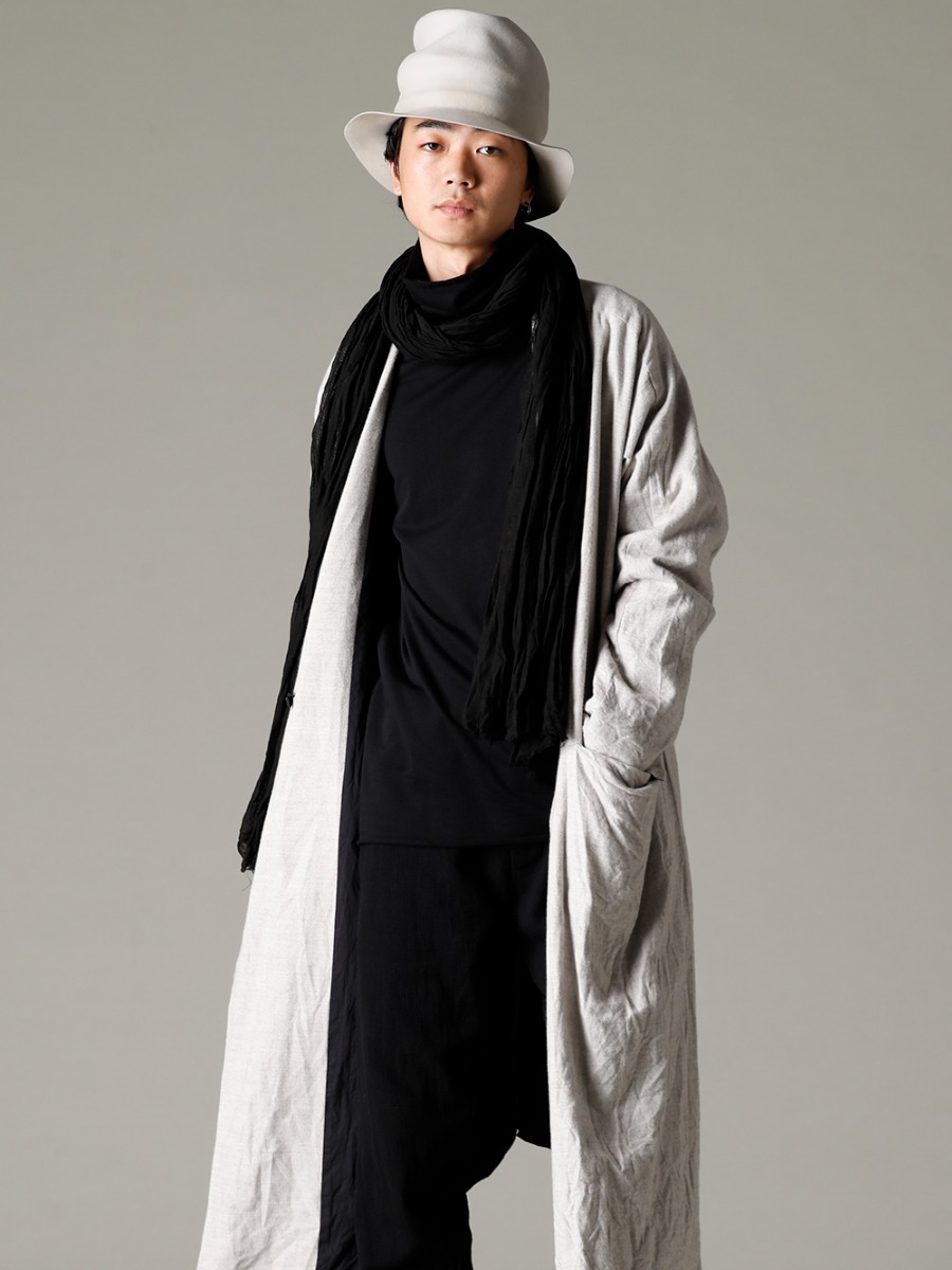 GARMENT REPRODUCTION OF WORKERS(ガーメント リプロダクション オブ ワーカース) 22-23AW(秋冬) プラスストールで着こなしにスパイスを与える - Berger-Coat-Shawl-Collar-Nel-Natural バーガー コート ショール カラー ネル ナチュラル - TTC-swcm-blk コットンボトルネック ブラック - scarf-Black リネンストール ブラック - RHSMRF005 ラビットファー フェルトハット  4-001