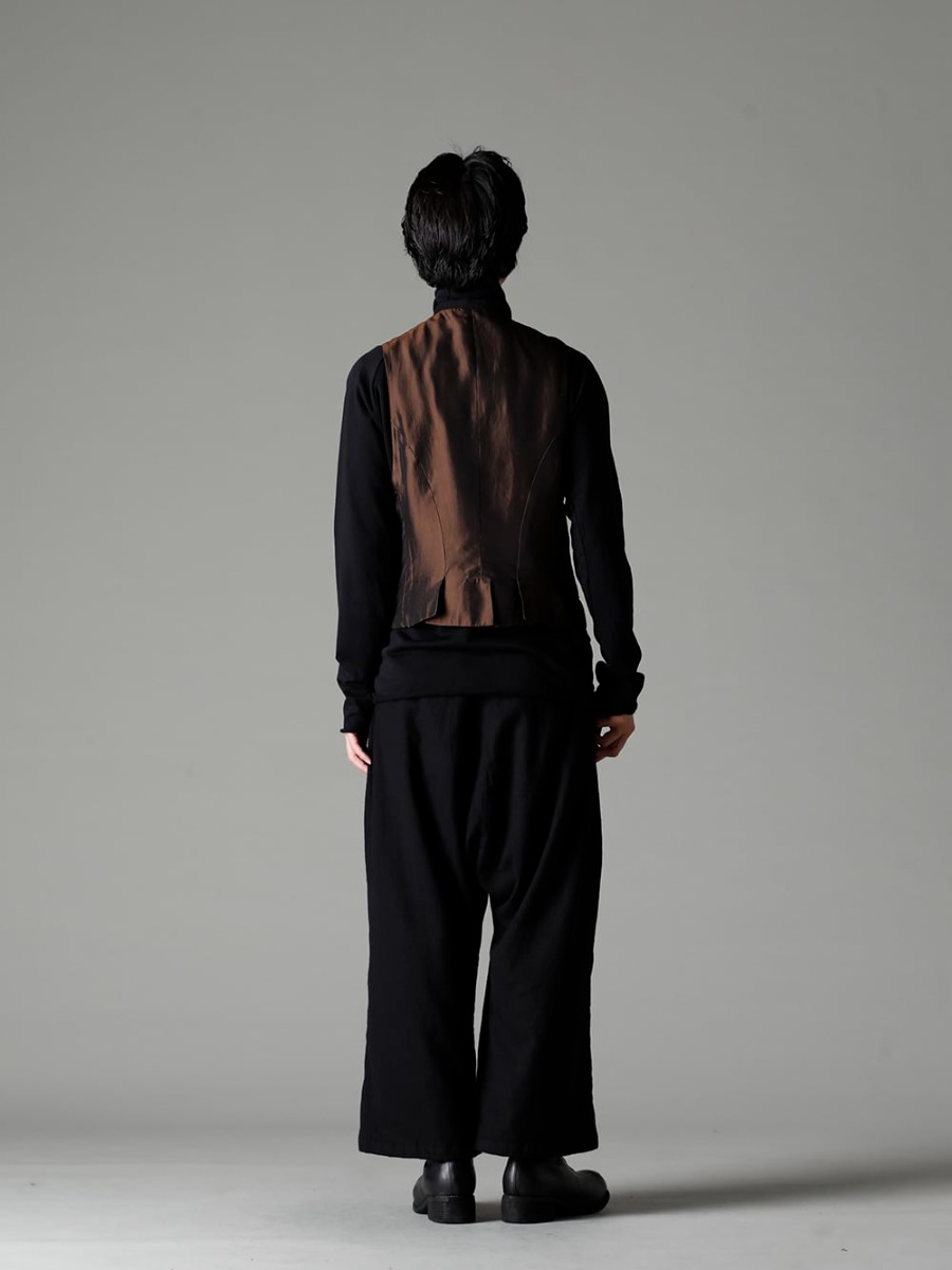 ZIGGY CHEN(ジギーチェン) 22-23AW(秋冬) デザインでコーディネートを完結させる - 0M2230103 ダブルブレステッドストライプウエストコート - TTC-swcm-blk コットンボトルネック ブラック - Bretagne-pants-Long-Wool-Black ブルターニュ パンツ ロング ウール ブラック - PL0FZ オーソピーディック デコルテ シューズ ダブルソール ホース フルグレイン - PL0FZ 3-004