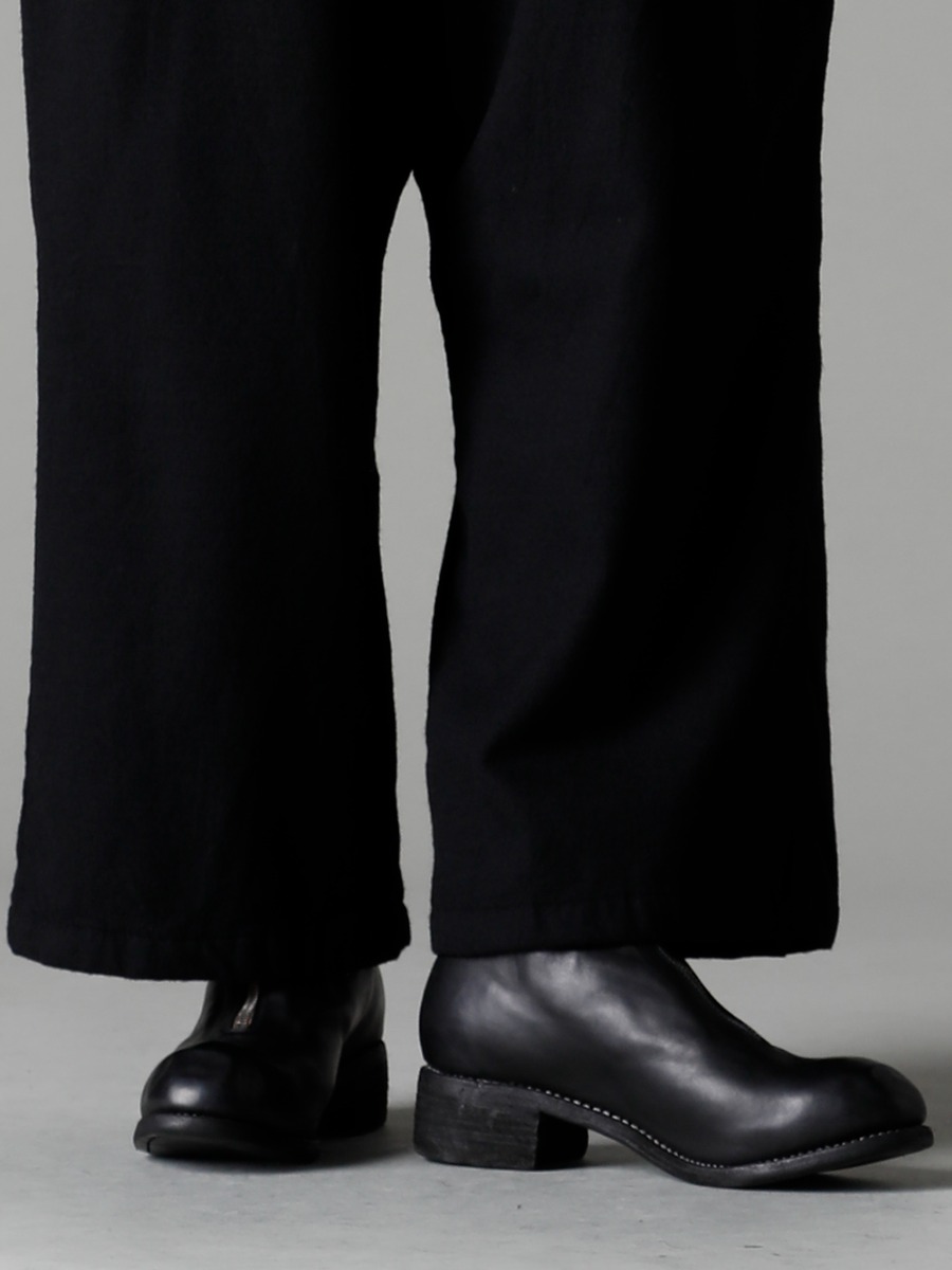 Forme D’expression(フォルメ デ エクスプレッション) 22-23AW(秋冬) らしさのあるアイテムを身に纏う - Bretagne-pants-Long-Wool-Black ブルターニュ パンツ ロング ウール ブラック - PL0FZ オーソピーディック デコルテ シューズ ダブルソール ホース フルグレイン - PL0FZ 3-003