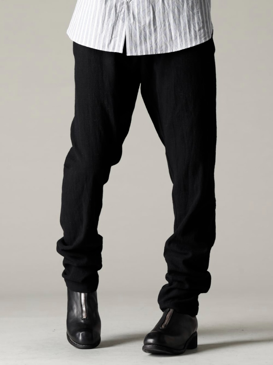 Bergfabel(バーグファベル) 22-23AW(秋冬) 時にバーグファベルにスリムパンツを合わせ品良く大人目なコーディネート - UP110-354B コントゥア パンツ 2.0 - PL0FZ オーソピーディック デコルテ シューズ ダブルソール ホース フルグレイン - PL0FZ  4-001