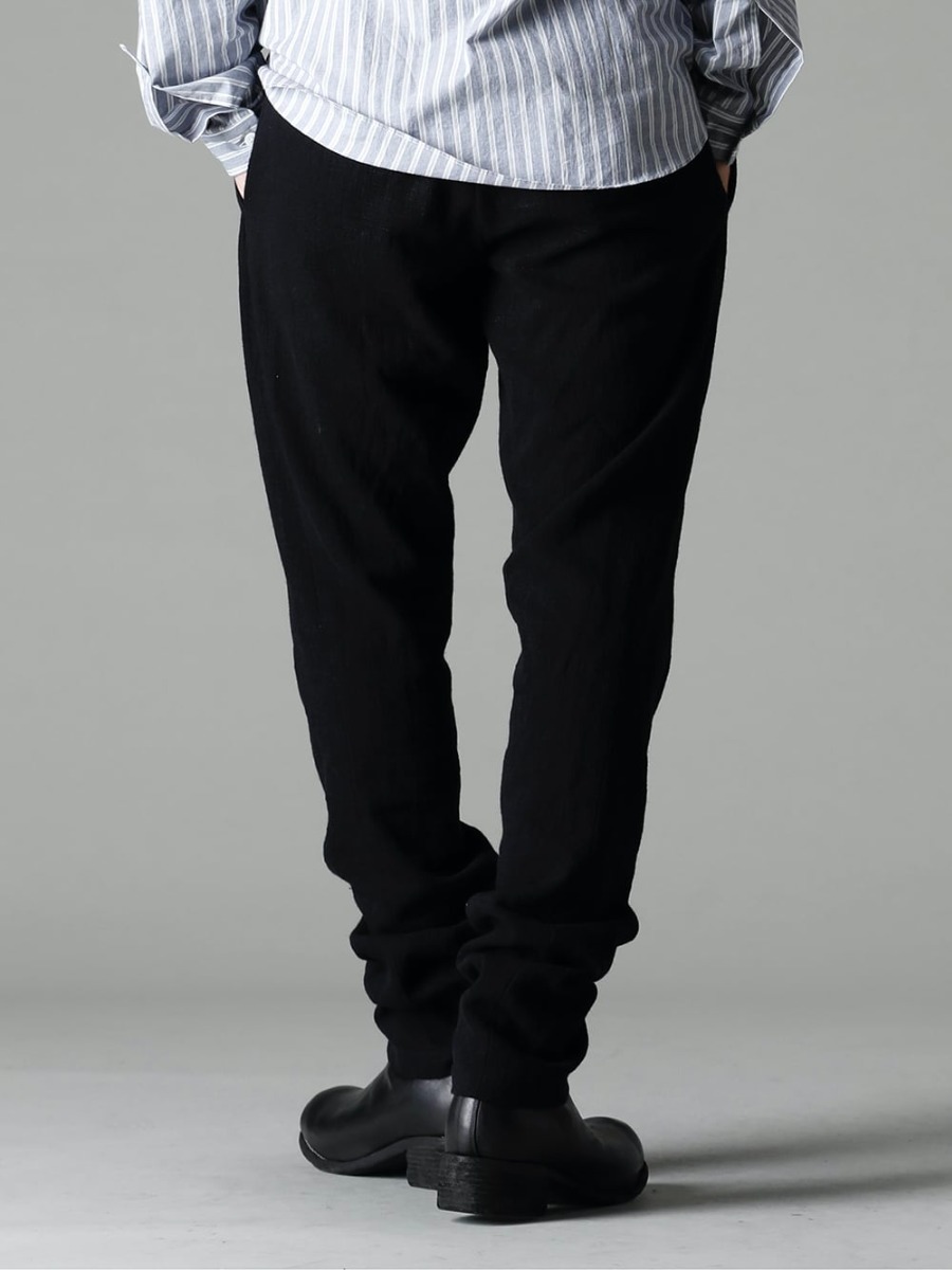 Bergfabel(バーグファベル) 22-23AW(秋冬) 時にバーグファベルにスリムパンツを合わせ品良く大人目なコーディネート - UP110-354B コントゥア パンツ 2.0 - PL0FZ オーソピーディック デコルテ シューズ ダブルソール ホース フルグレイン - PL0FZ  4-001