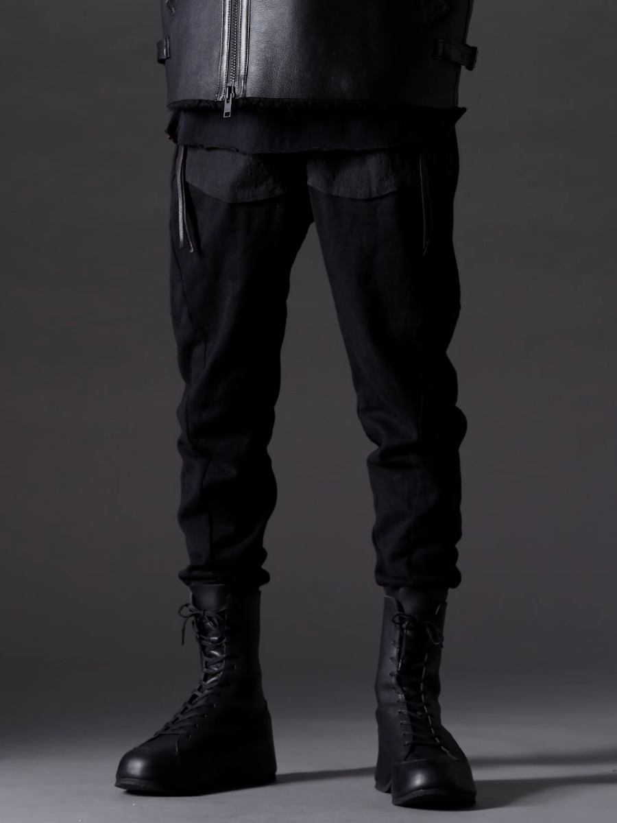 The Viridi-anne 22-23AW The essential pair for this season's style.  ST107-1022A-Black Untwisted Fleece-Lined Tapered Cropped Pants Black VI-3554-09 Inheel Boots 3-001