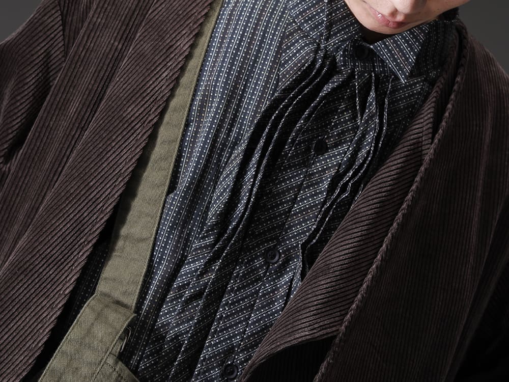 Yohji Yamamoto-ヨウジヤマモト 22-23AW(秋冬) 見出し2  - HE-D01-026-左前二重ドレス - HE-B60-025-ストライプフリルブラウス - HE-D99-046-ワークオーバーオール 2-002