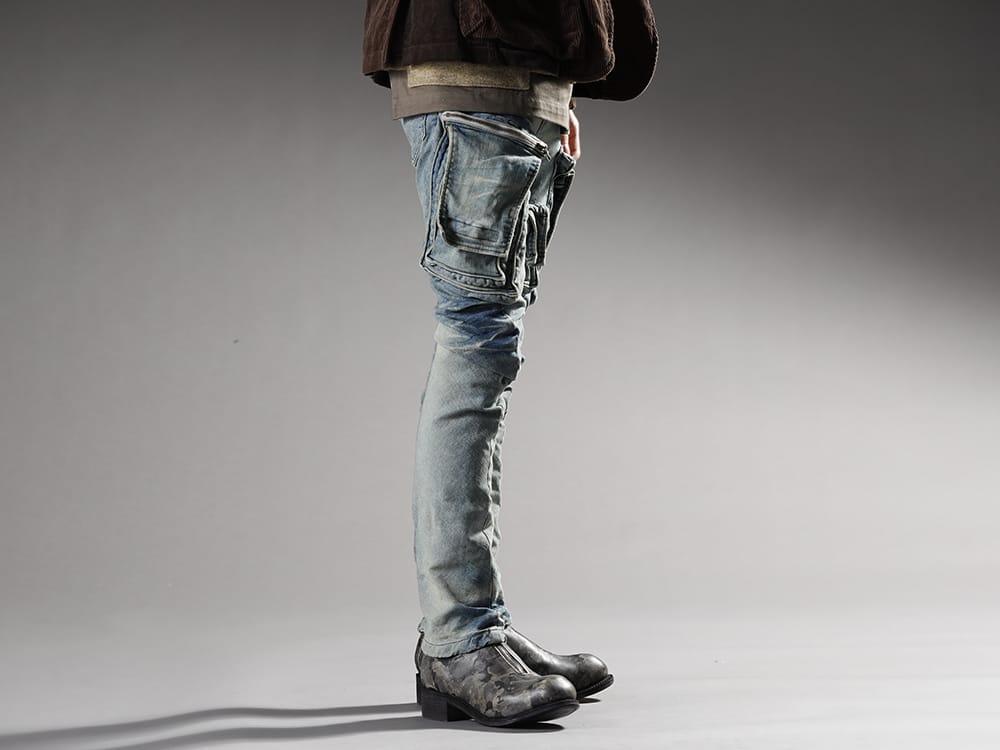 ユリウス / グイディ 2022-23AW - ブランドでも高く人気の誇るカーゴパンツ - 807PAM6-ID(10.5oz ストレッチデニム ダメージペイント カーゴスキニーデニム インディゴ) PL2-METRO(リミテッド ロング フロントジップブーツ - ホース フルグレイン レザー - METRO) - 3-002