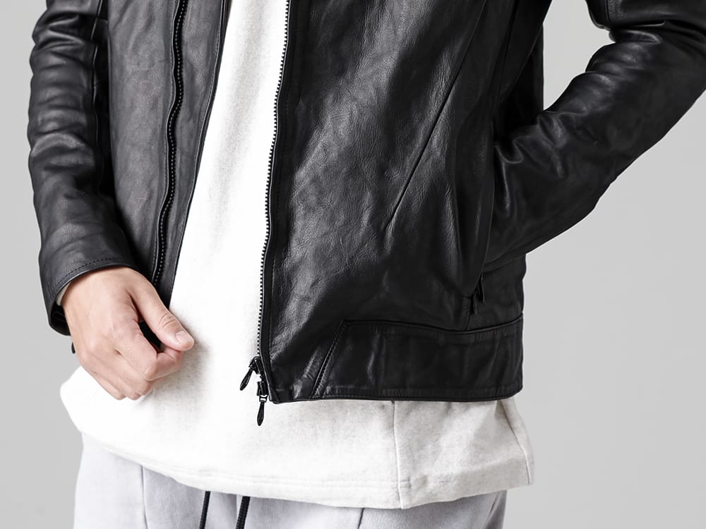 CIVILIZED 2022-23AW The focus is on the use of accessories that add volume to the neck of the leather jacket</h2>
    <p>The focus is on the use of accessories that add volume to the neck of the leather jacket  - CVJ-0004 - Leather Riders Jacket - RB-423-Oatmeal - Raglan L/S Oatmeal - sk.0003AW22-Yellow - aran pattern balaclava Yellow 2-001