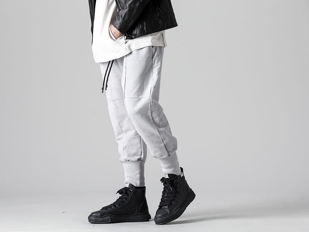 RIPVANWINKLE 2022-23AW Solid jersey with a sturdy wool lining and a pair of Maison Mihara Yasuhiro sneakers RB-431-Ice-Gray - Solid Jersey Ice Gray - A06FW735-black-black - Original sole leather hi-top sneaker Black / Black Black / Black 3-001