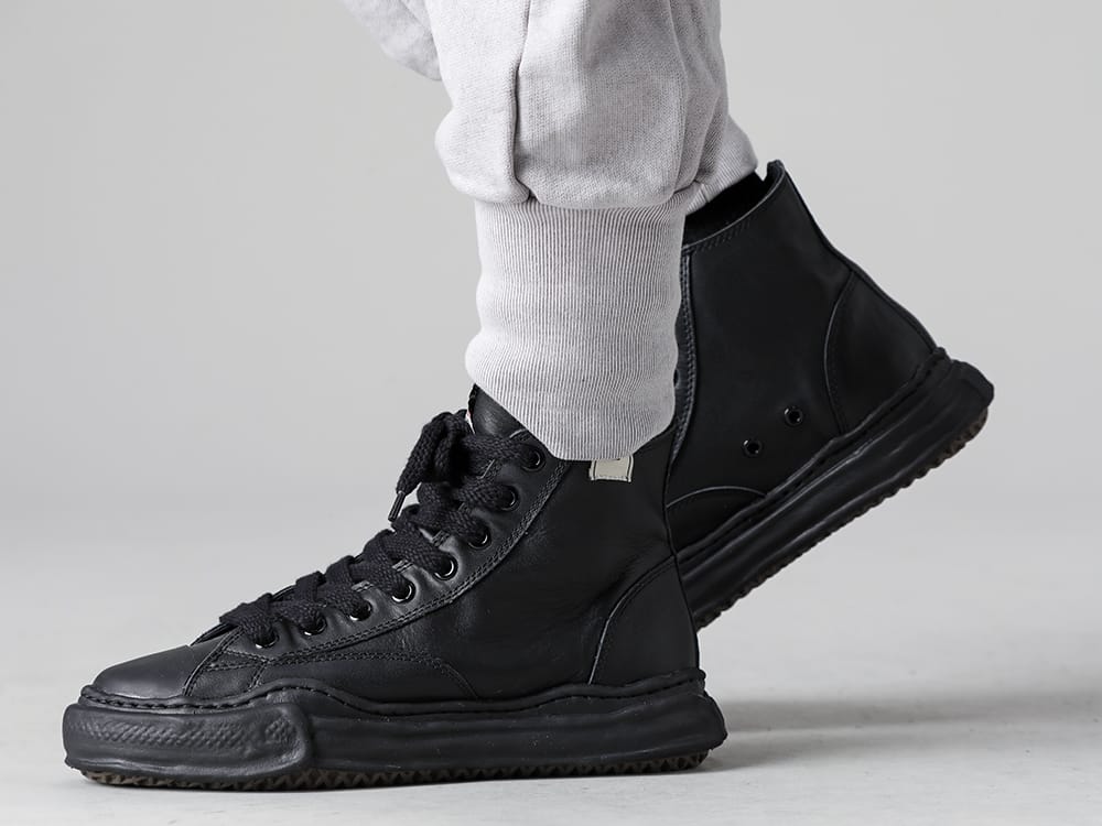 Maison MIHARAYASUHIRO 2022-23AW Solid jersey with a sturdy wool lining and a pair of Maison Mihara Yasuhiro sneakers - RB-431-Ice-Gray - Solid Jersey Ice Gray - A06FW735-black-black - Original sole leather hi-top sneaker Black / Black Black / Black 3-003