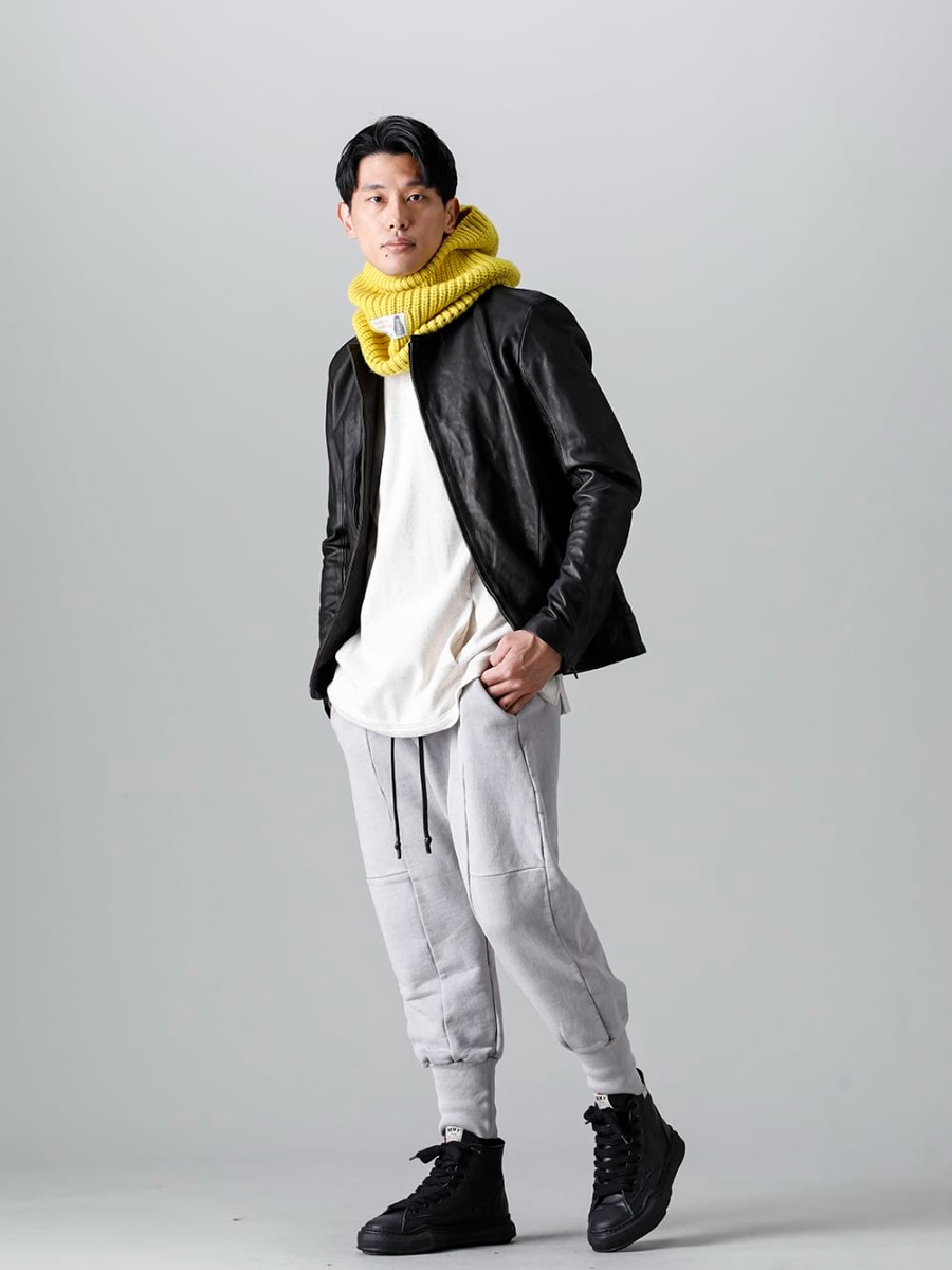 TAKAHIROMIYASHITATheSoloist. 2022-23AW Solid jersey with a sturdy wool lining and a pair of Maison Mihara Yasuhiro sneakers - CVJ-0004 - Leather Riders Jacket - sk.0003AW22-Yellow - aran pattern balaclava Yellow - A06FW735-black-black - Original sole leather hi-top sneaker Black / Black Black / Black  4-001