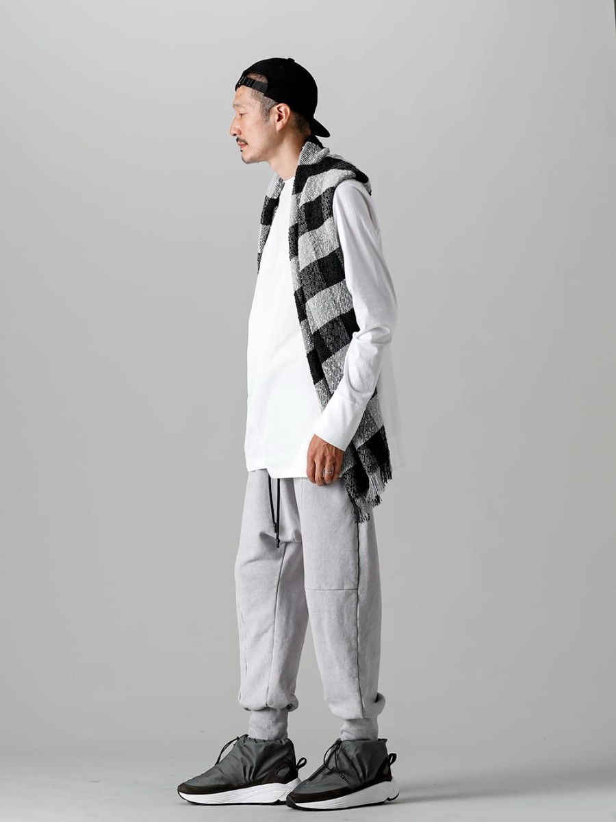 RIPVANWINKLE 2022-23AW Styling Solid Jersey Light Color Styling with a focus on a fresh white color - RB-402-White - Cross Jersey L/S White - RB-431-Ice-Gray - Solid jersey Ice Gray- RW-416 Khaki - Moc Trainer Khaki 1-001