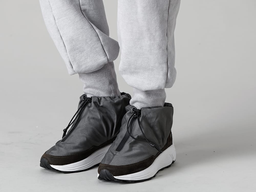 RIPVANWINKLE 2022-23AW Pants are cold-dyed VORTEX SPINNER lined pants made by a spinning method called VORTEX SPINNER. - RB-431-Ice-Gray - Solid jersey Ice Gray- RW-416 Khaki - Moc Trainer Khaki 3-003