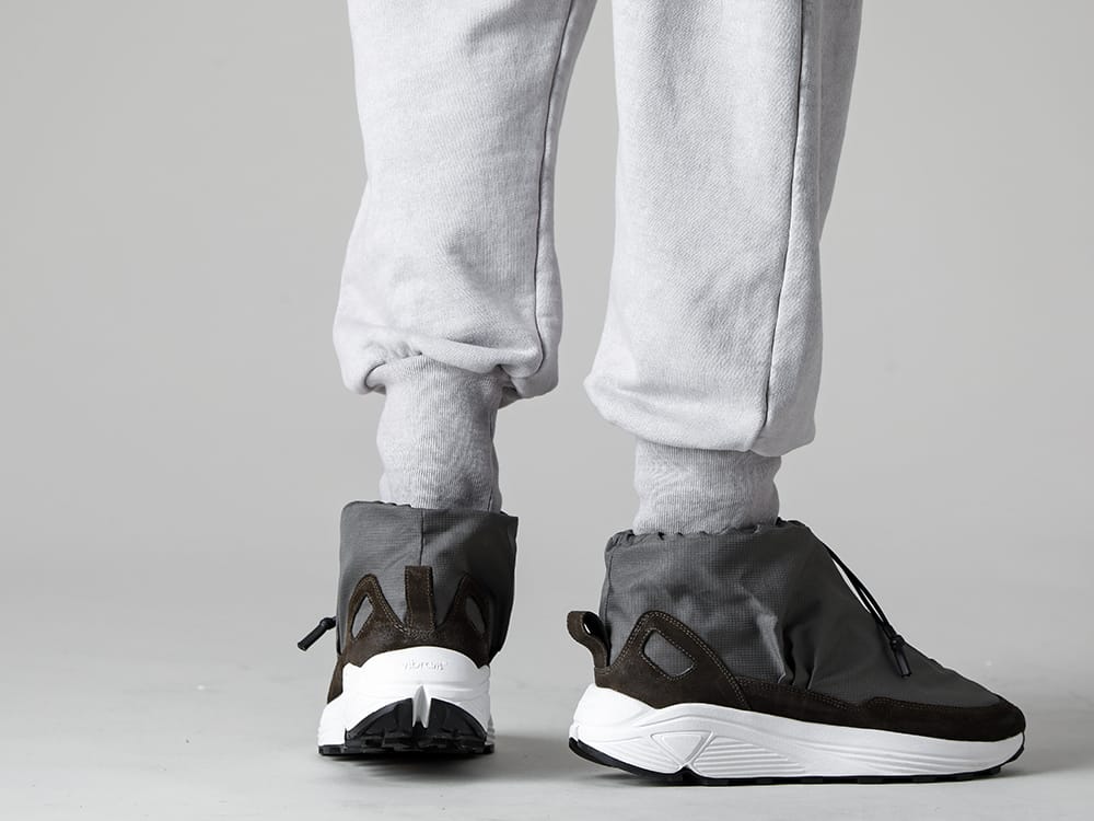 RIPVANWINKLE 2022-23AW Pants are cold-dyed VORTEX SPINNER lined pants made by a spinning method called VORTEX SPINNER. - RB-431-Ice-Gray - Solid jersey Ice Gray- RW-416 Khaki - Moc Trainer Khaki 3-005