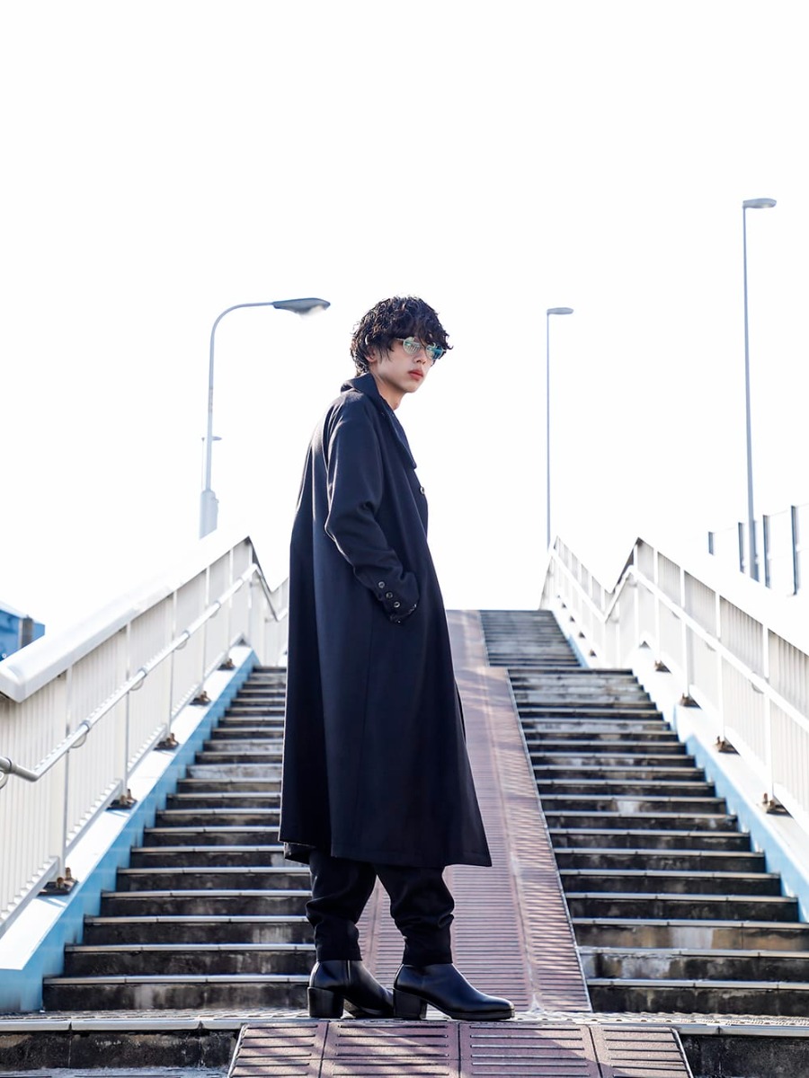 kujaku / The Viridi-anne / RIGARDS 2022-23AW - Add a casual touch to an elegant setup. - KJ-22AW01(suzuran coat) VI-3529-07-Black(Check P/O Knit Black) RG2001TVA-Gray-Gray-Clear(RIGARDS collaboration sunglasses - Gray+Gray / Clear+L.Mirror) KJ-22AW03(shiran pants) KJ-21AW38(Kiri Boots) - 1-003