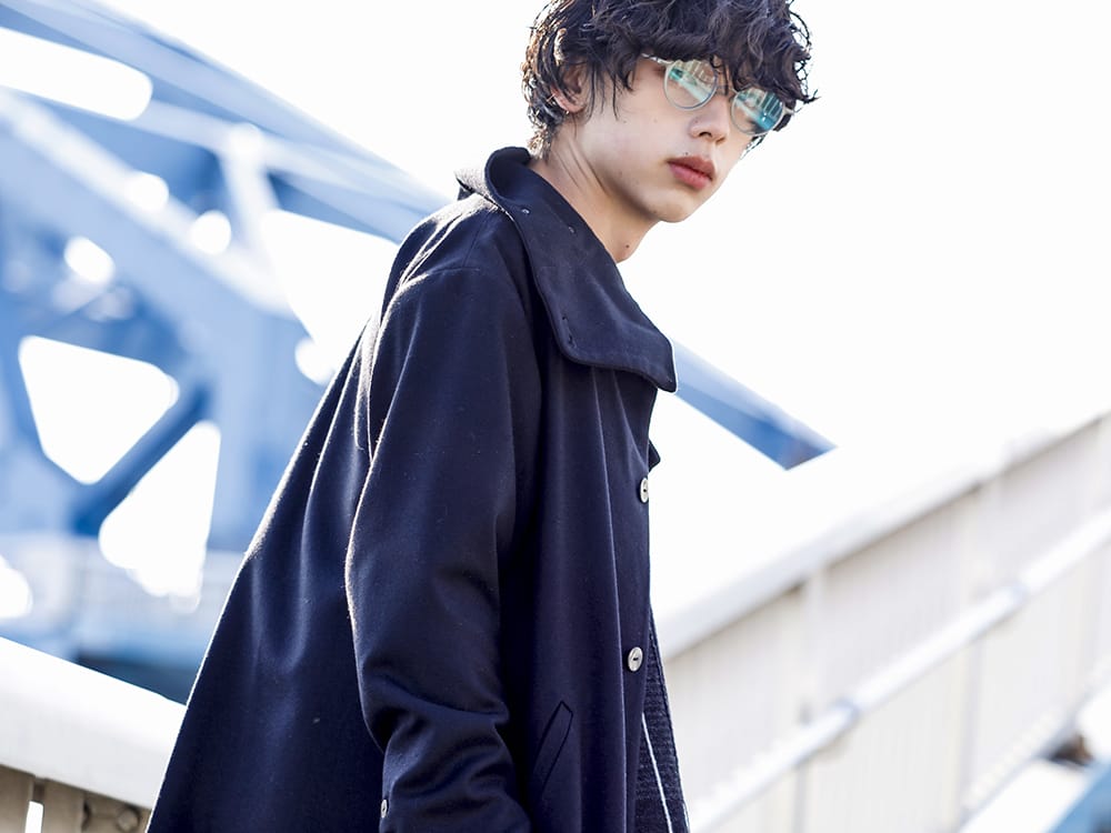 kujaku / The Viridi-anne / RIGARDS 2022-23AW - A minimal long coat with a distinctive detail around the neck. - KJ-22AW01(suzuran coat) RG2001TVA-Gray-Gray-Clear(RIGARDS collaboration sunglasses - Gray+Gray / Clear+L.Mirror) - 2-005