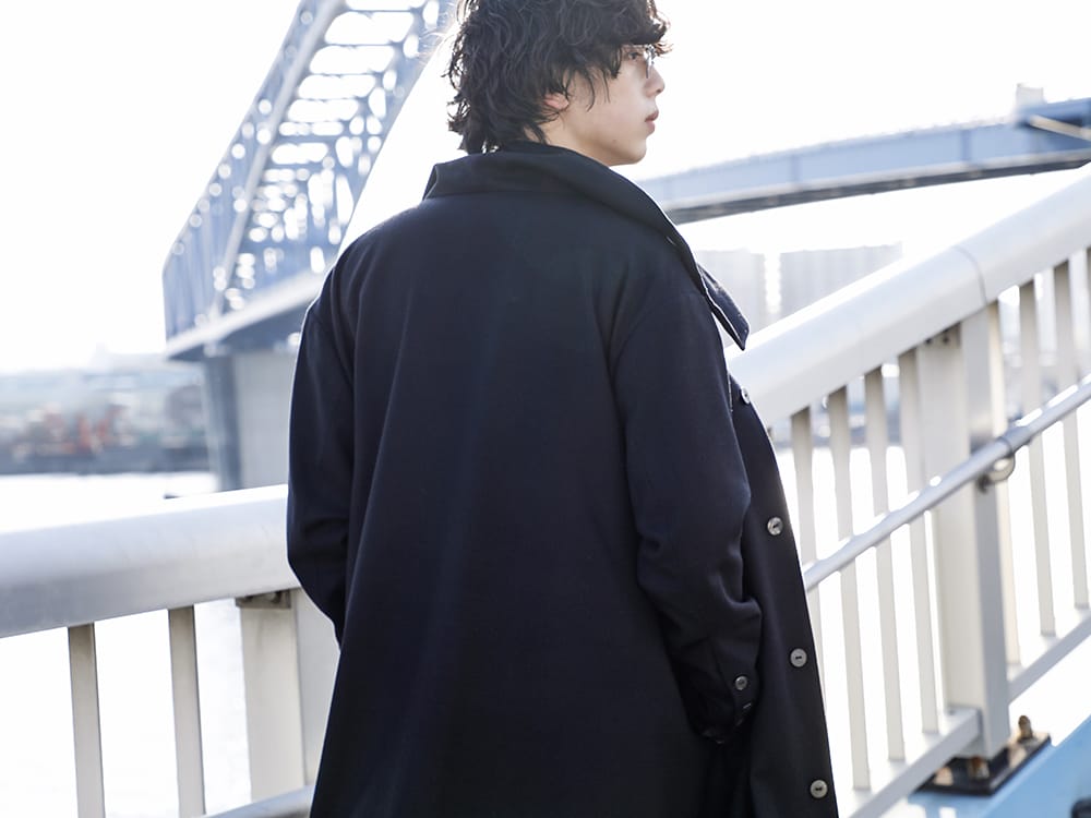 kujaku 2022-23AW - A minimal long coat with a distinctive detail around the neck. - KJ-22AW01(suzuran coat) - 2-006
