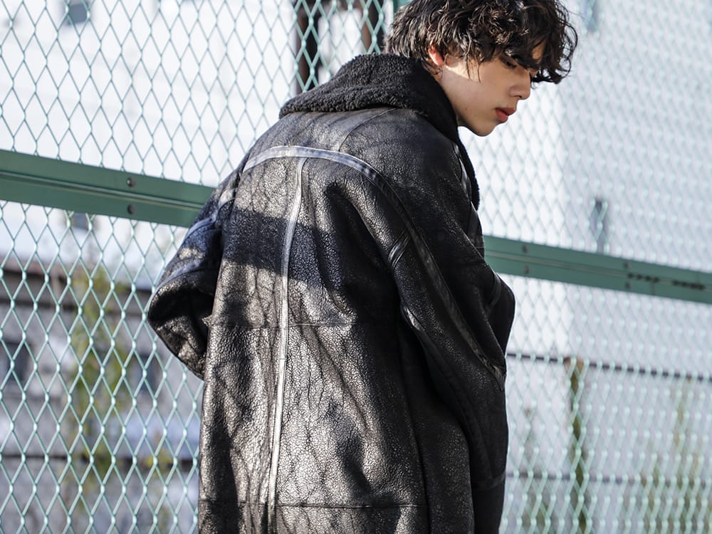 ユリウス 2022-23AW - ブランドの世界観を表現するコート - 637COM10(Mouton Gown Coat) - 2-009