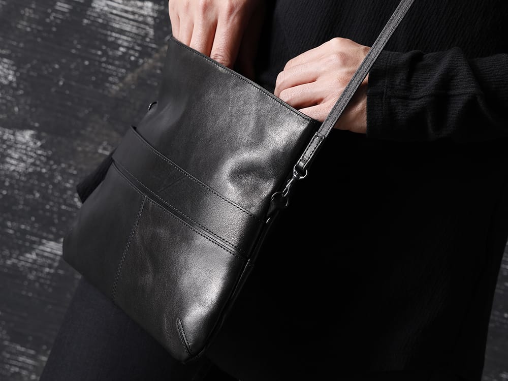 PATRICK STEPHAN 2022-23AW - The leather bag is a gift that will grow in love with you as it ages. - 162ABG09(Leather poche enveloppe) - 2-003