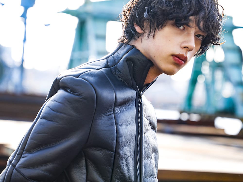 JULIUS 2022-23AW - Bespoke mouton that has created a unique look - 007BLM29(Exclusive Mouton jacket Mat coating) - 2-004