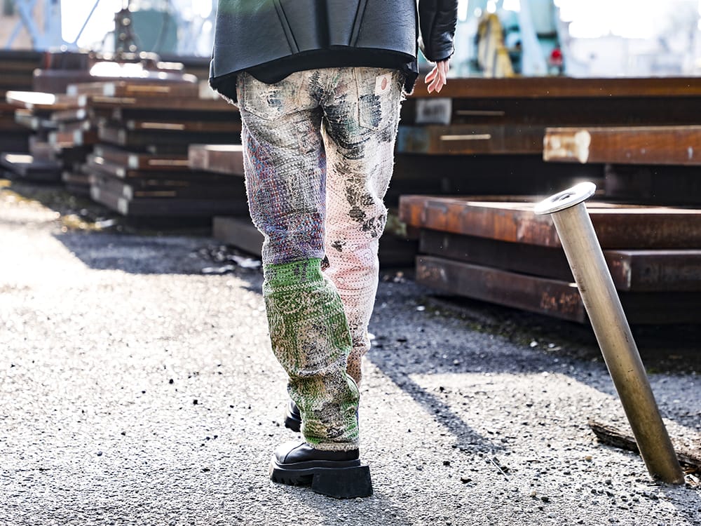 JULIUS / PROLETA RE ART 2022-23AW - A supreme one-of-a-kind item that has been carefully crafted with overwhelming processing techniques. - UROBOROS-DENIM-JEANS-MULCH-30-22-23AW(BORO Denim Pants with Beads) 797FWM1(Cow Leather Side Zip Up Boots) - 3-003