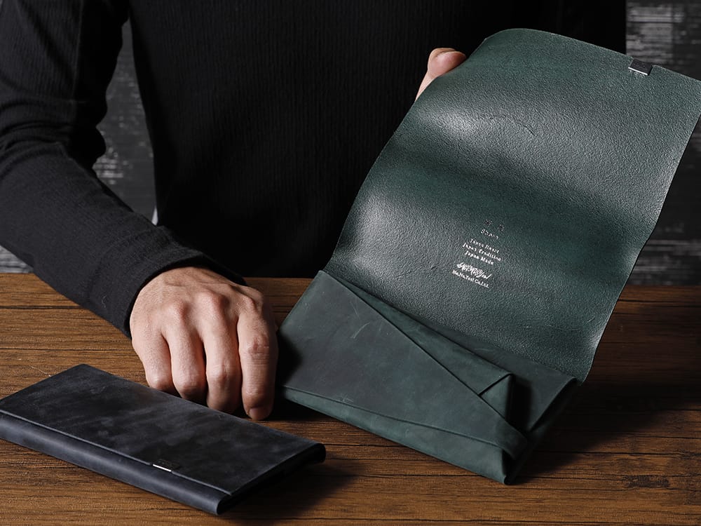 Shosa - No,No,Yes! An oil nubuck wallet with no sewing points and a unique manufacturing method  - Shosa - No,No,Yes! Long Wallet Oil Nubuck Green - Shosa - No,No,Yes! Shosa - No,No,Yes! Long Wallet Oil Nubuck Black 2-002