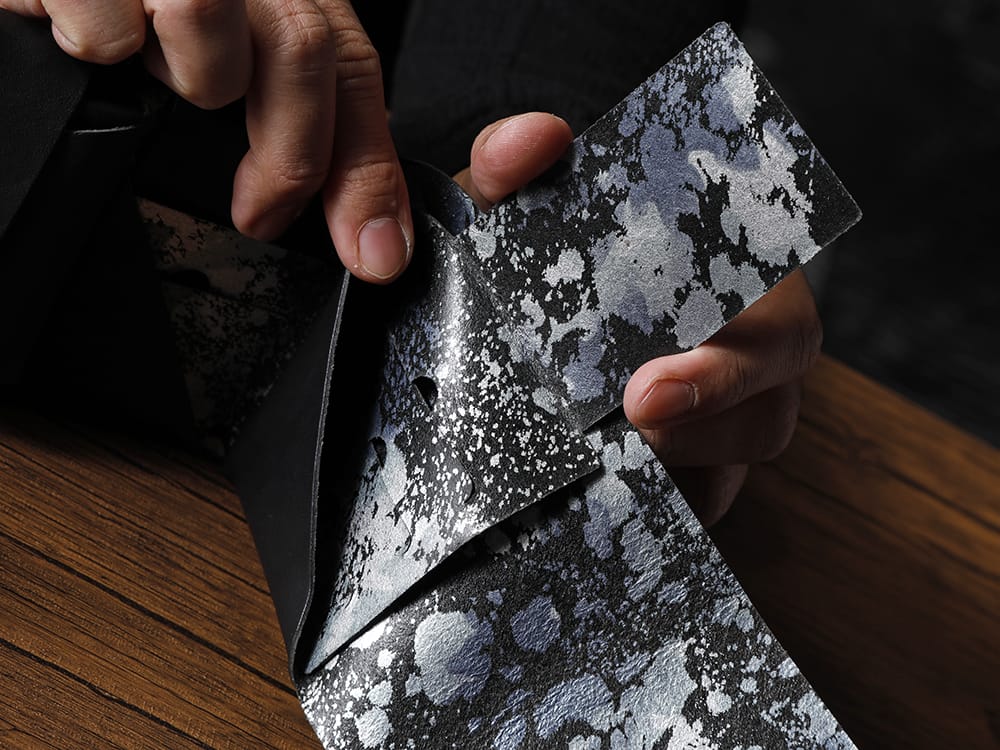 所作 - Shosa - No No Yes! ポケットに収まりの良いコンパクトウォレット「ショートウォレット2.0」！  - SHO-SHORT1-BLK-AURORA - 所作 Shosa - No,No,Yes! ブラック×オーロラ ショートウォレット1.0 - SHO-SHORT1-BLK-FLORALSP - 所作 Shosa - No,No,Yes! ブラック×フローラルシルバーSP ショートウォレット1.0 2-005