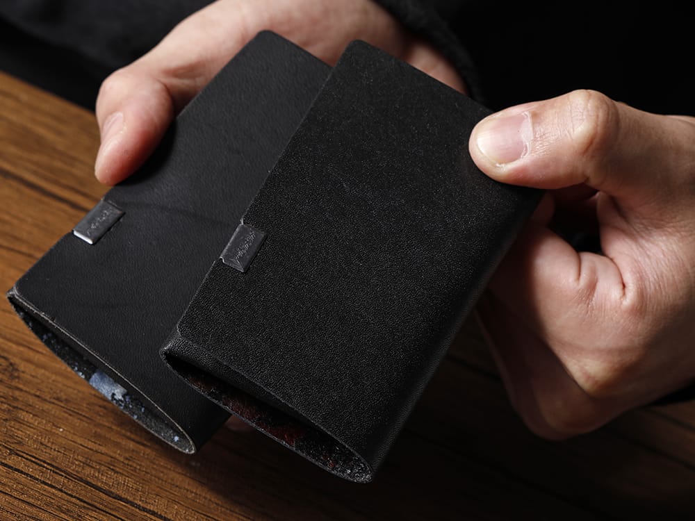 所作 - Shosa - No No Yes! カードケースにコイン収納がドッキングした「コインケース」！ SHO-COIN-BLK-AURORA - Shosa - No,No,Yes! ブラック×オーロラ コインケース - SHO-COIN-BLK-FLORALSP - 所作 Shosa - No,No,Yes! ブラック×フローラルシルバーSP コインケース 4-001