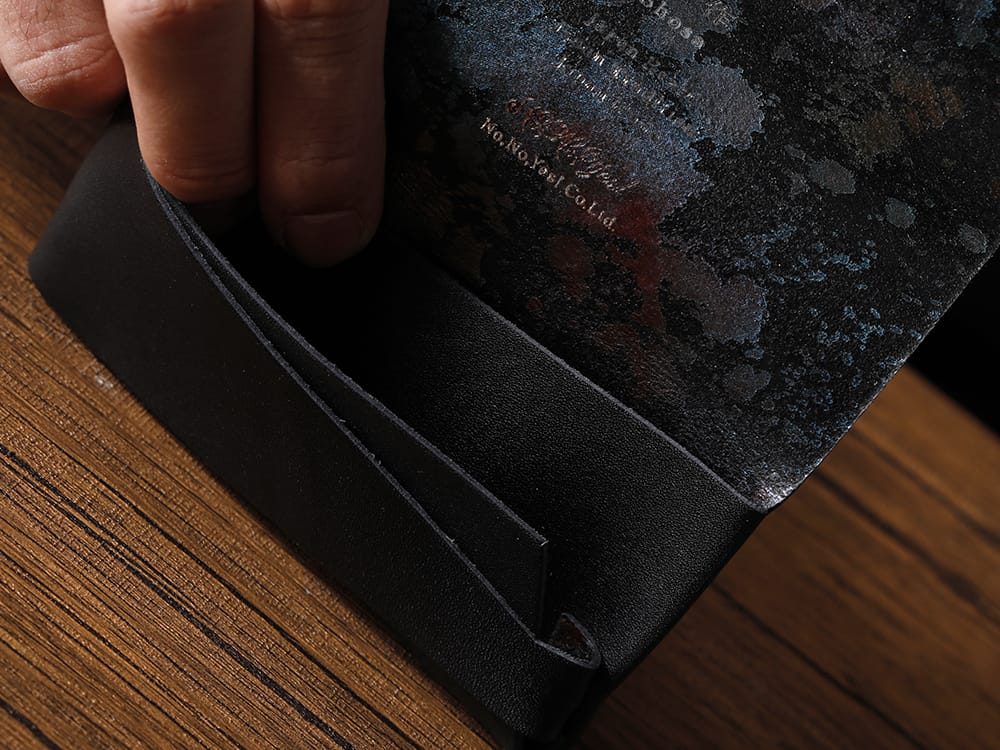 所作 - Shosa - No No Yes! shosaのデザイン・世界観を気軽にお試し頂ける「カードケース」！ - SHO-CARD-BLK-AURORA - 所作 Shosa - No,No,Yes! ブラック×オーロラ カードケース 5-003