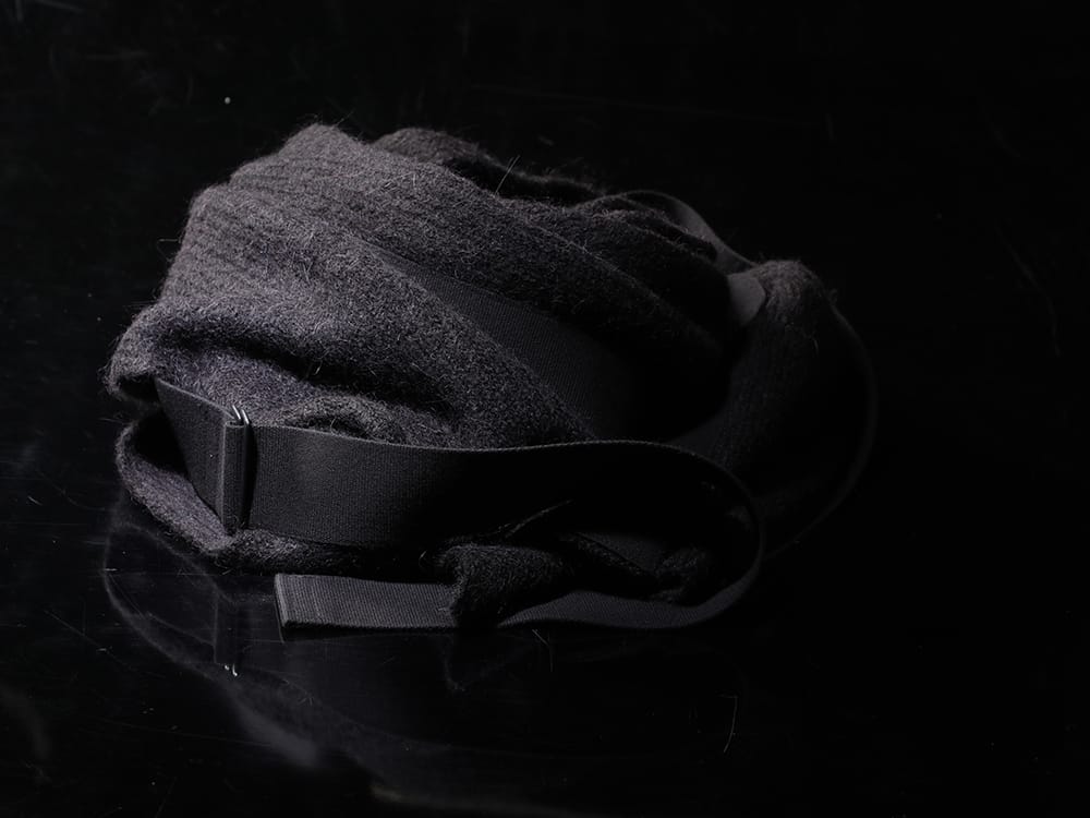 ユリウス 2022-23AW - 首元にボリュームをもたせて季節感ある着こなしを - 807STU1(ベビーアルパカ糸 アルパカニットストール) - 2-001