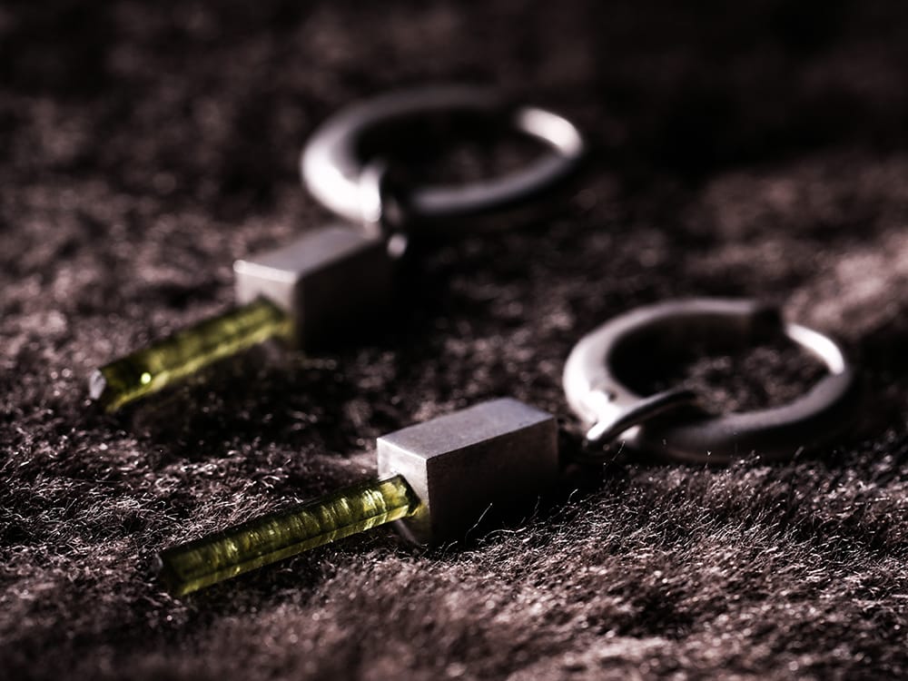 パーツ オブ フォー 2022-23AW - Parts of Four(パーツ オブ フォー) タリスマンシリーズより新作ピアスがデリバリー！只今より店頭・通販共に販売開始！ - 2235-4-DA+GTO(フープイヤリング エクストラスモール ダングルバージョン グリーントルマリン) - 1-008