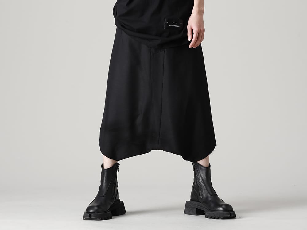 JULIUS 2022-23AW - The third delivery items from the JULIUS 2023PS collection are now available! Available in stores and mail order from now! - 807PAM4(Wool/Rayon Gaba Prism Sarrouel Pants) - 3-003