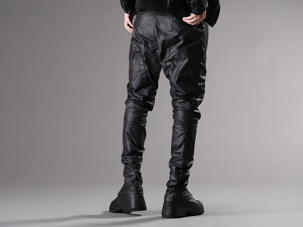 The Viridi-anne / JULIUS 2022-23AW - Cargo pants with a glossy and elegant look. - VI-3554-09(Inheel Boots) 797PAM12(Cargo Pants Polyester Cotton Cloth) - 3-003