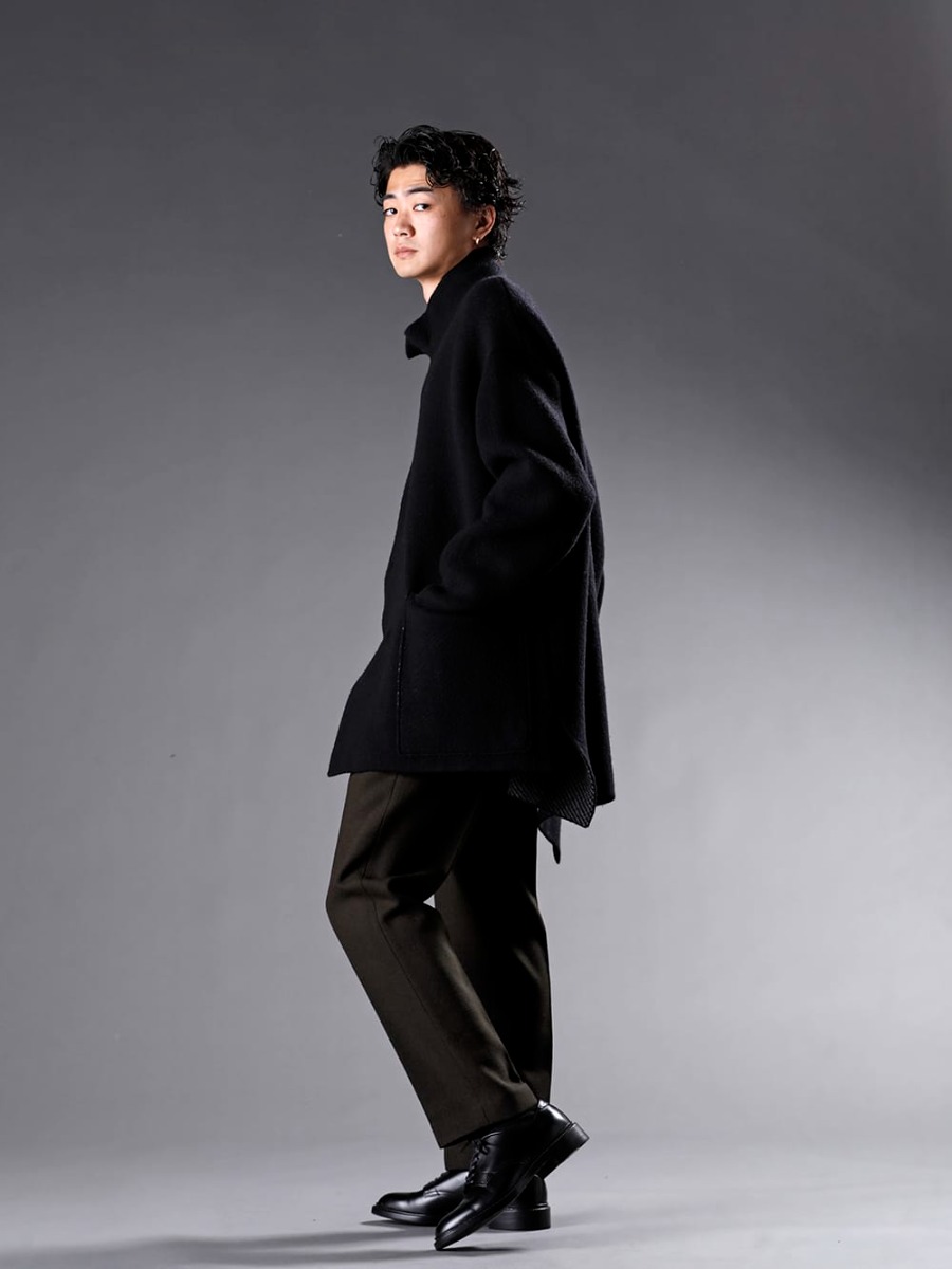 The Viridi-anne 2022-23AW styling A classic style with a sense of relaxation composed of mature colors - VI-3528-06-Black - Reversible Knit Blouson Black - IH-22FW-P019-TA - No Tuck Straight Pants - IH-22SS-S001-RC - Leather Shoes 1-001