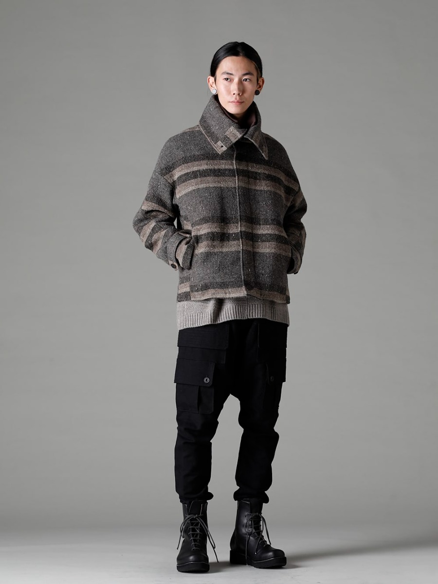 DEVOA 22-23AW styling Styling with a natural and somewhat loose atmosphere using items with a rugged feel - JKI-CBS High neck jacket striped wool KTS-MLP-Melange-Gray Pullover Knit Merino Wool Melange Gray PTN-LCG-Black Cargo Pants Cotton/Linen Black FW-LMM Leather Boots 1-001